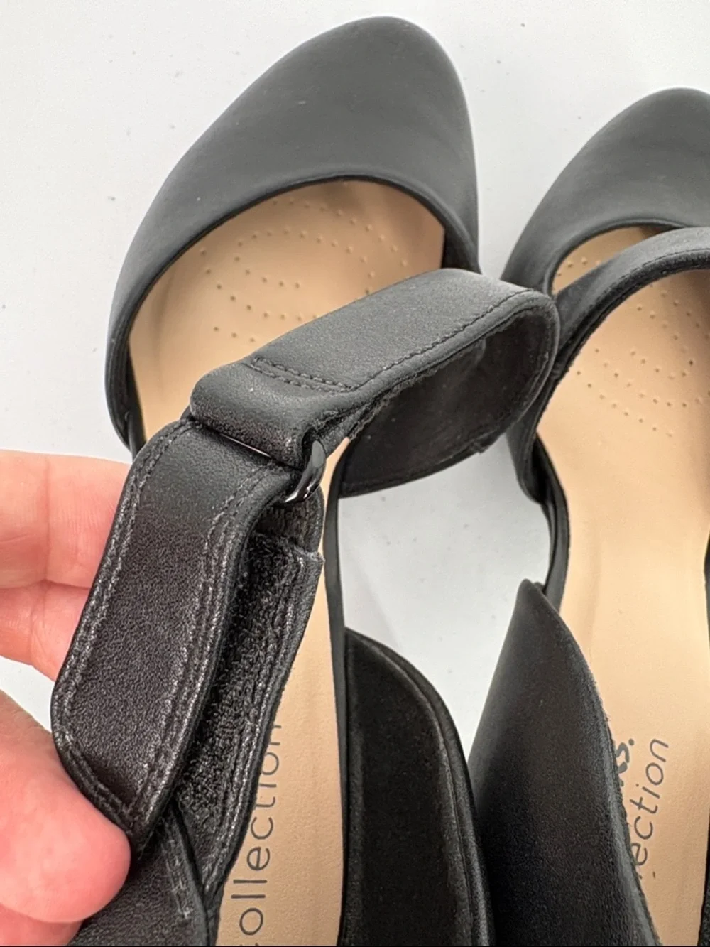 🦊 Clarks Black Mary Jane Heel Pumps with  Strap - Picture 7 of 9